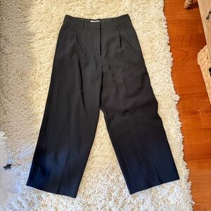 Aritzia Babaton black pleated dress pants. Size 6
